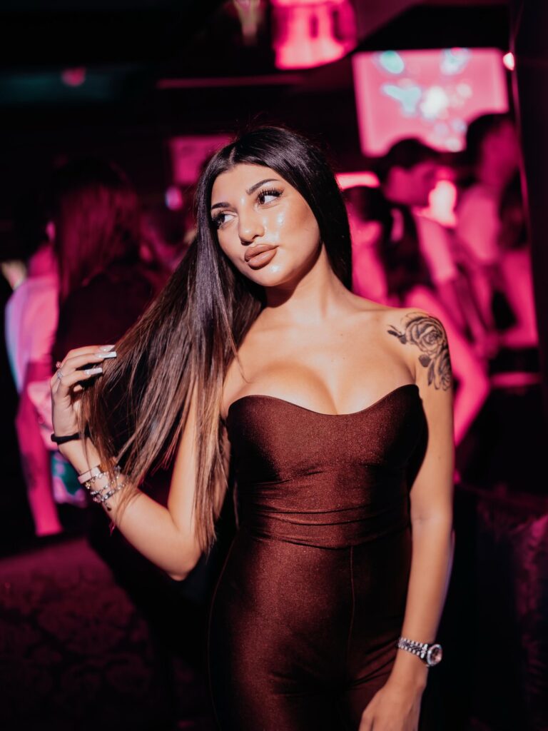 Ragazza alla serata CHIICAS, il giovedì reggaeton allo YAB di Firenze