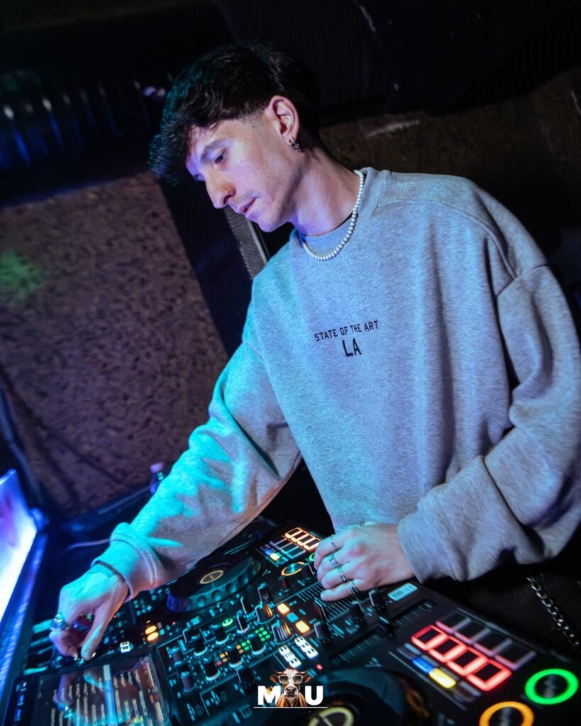 DJ set al MU Mercoledì Universitario: house, hit commerciali e reggaeton nelle tre sale del Babylon Club, Firenze